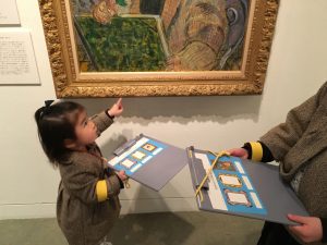 子ども美術館を楽しむ幼児