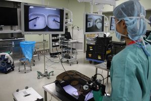 内視鏡手術に用いる鉗子操作体験